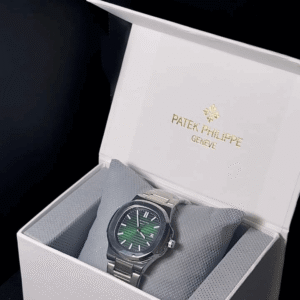 P.P Nautilus Men's Watch | Green